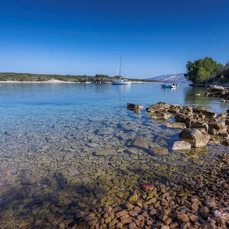 Erica Hvar Vila Rudina