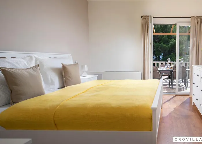 Erica Hvar Villa *