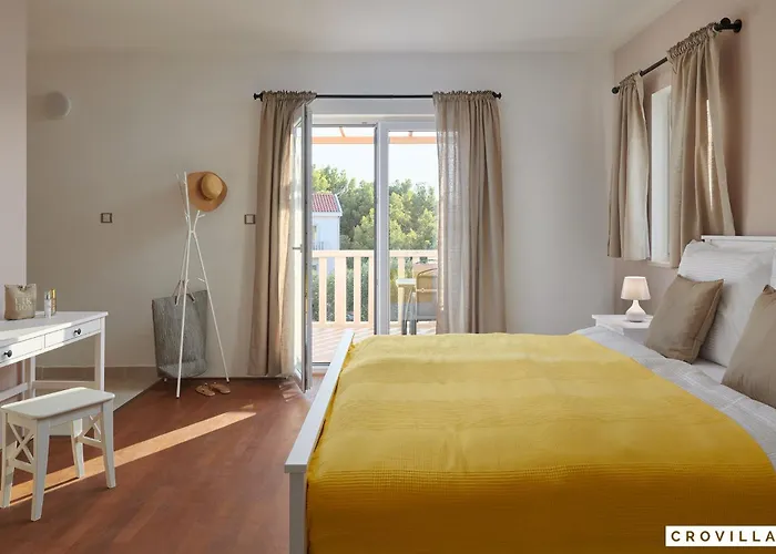 Erica Hvar Villa *