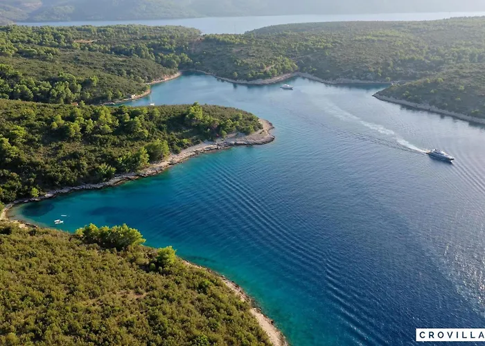 Erica Hvar Villa *